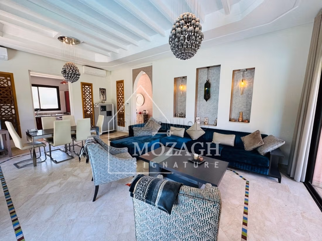Magnificent single-story villa with pool in a residential complex