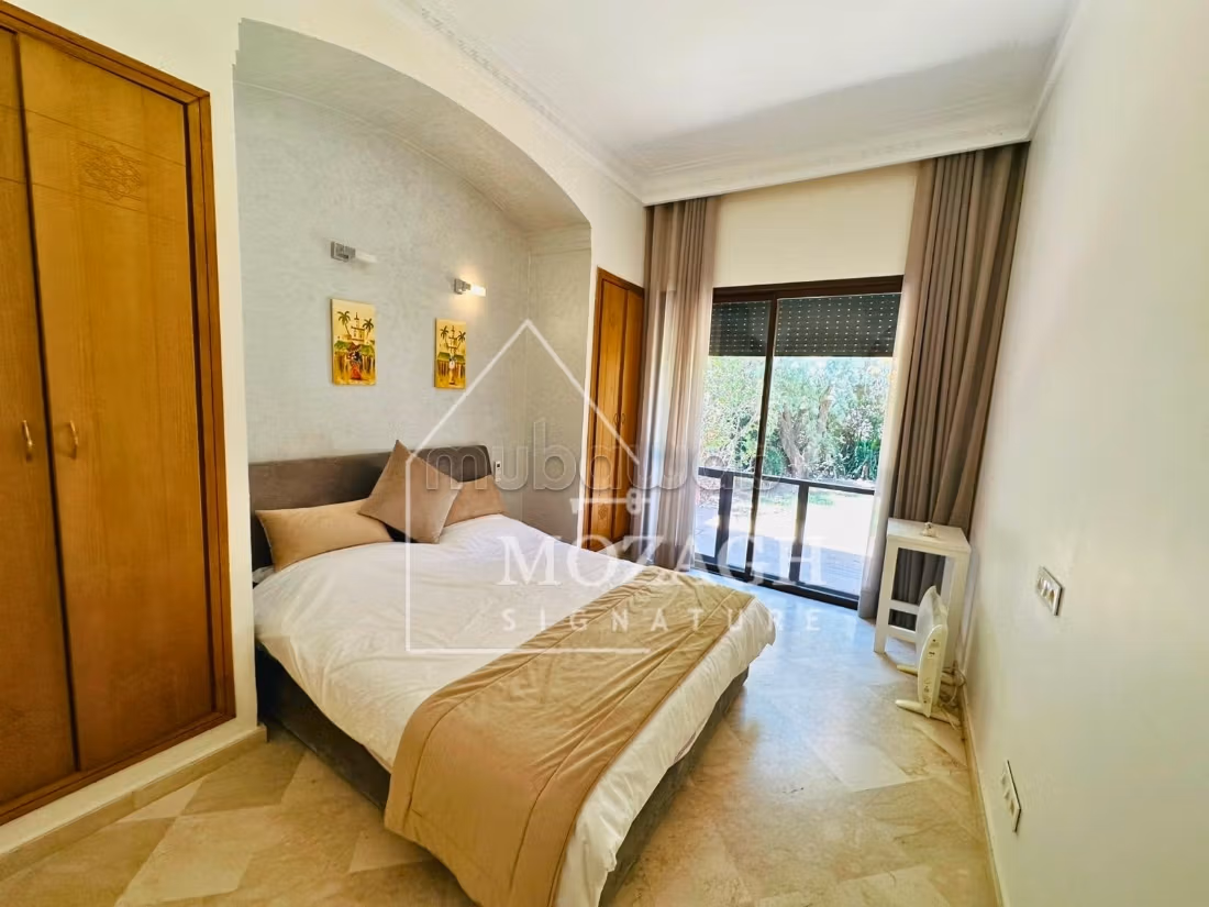 Magnificent single-story villa with pool in a residential complex