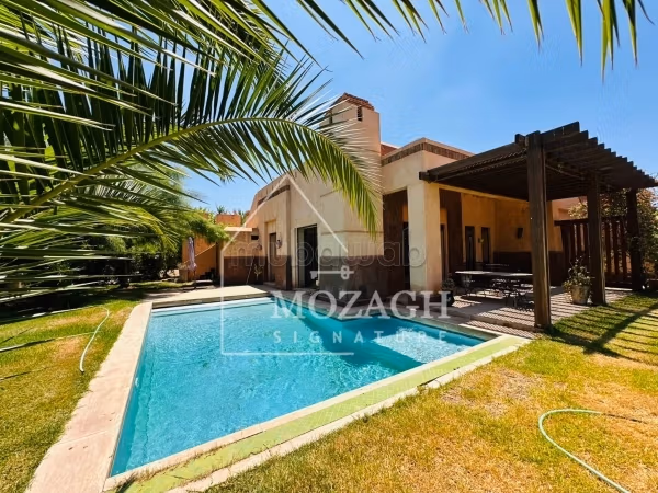 Magnifique villa plain pied avec piscine sur résidence