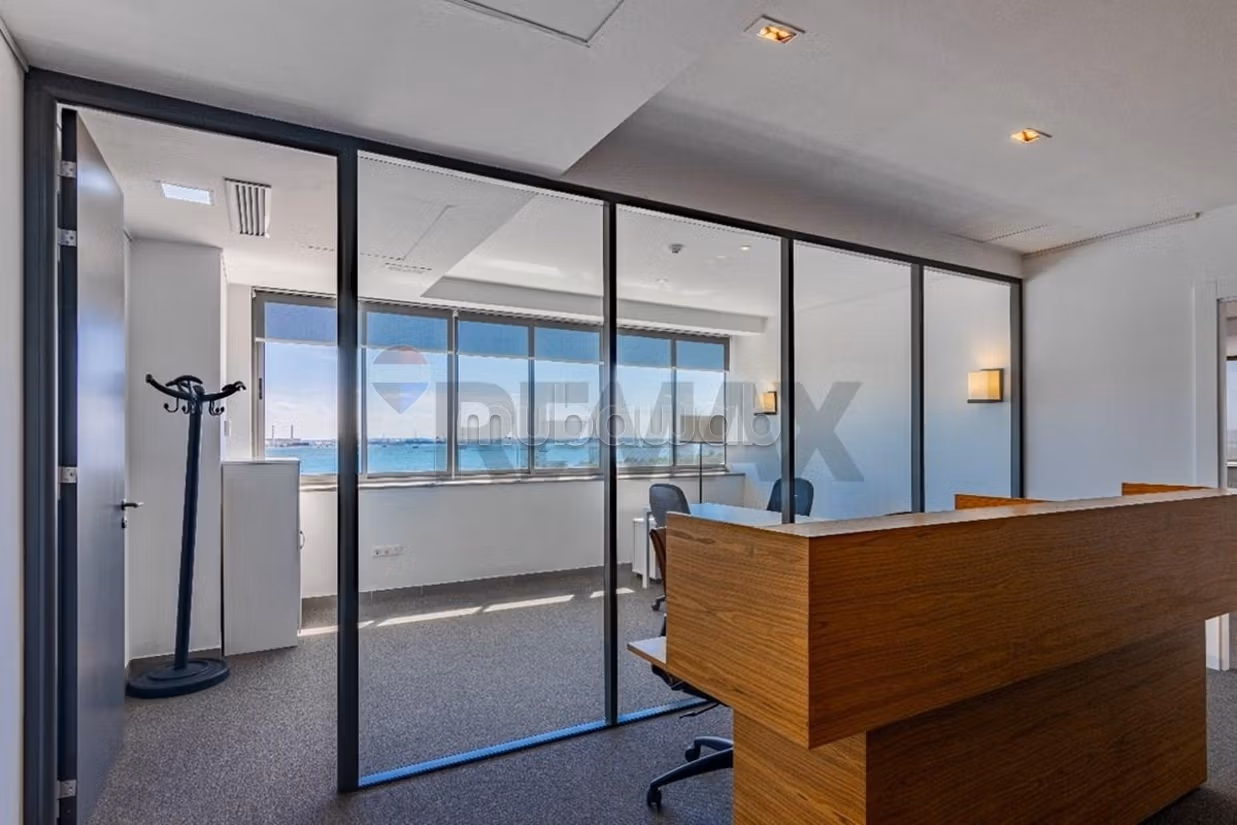 In affitto edificio per uffici di 3622 m² al Lago 3