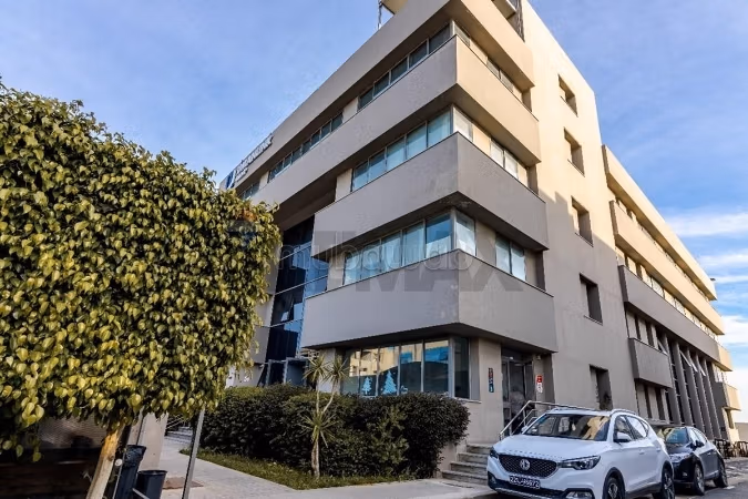 In affitto edificio per uffici di 3622 m² al Lago 3