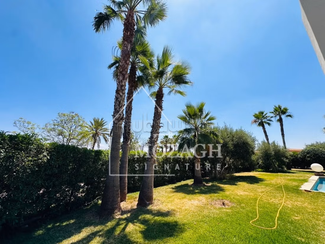 Superb single-storey villa VNA 900m² with private pool
