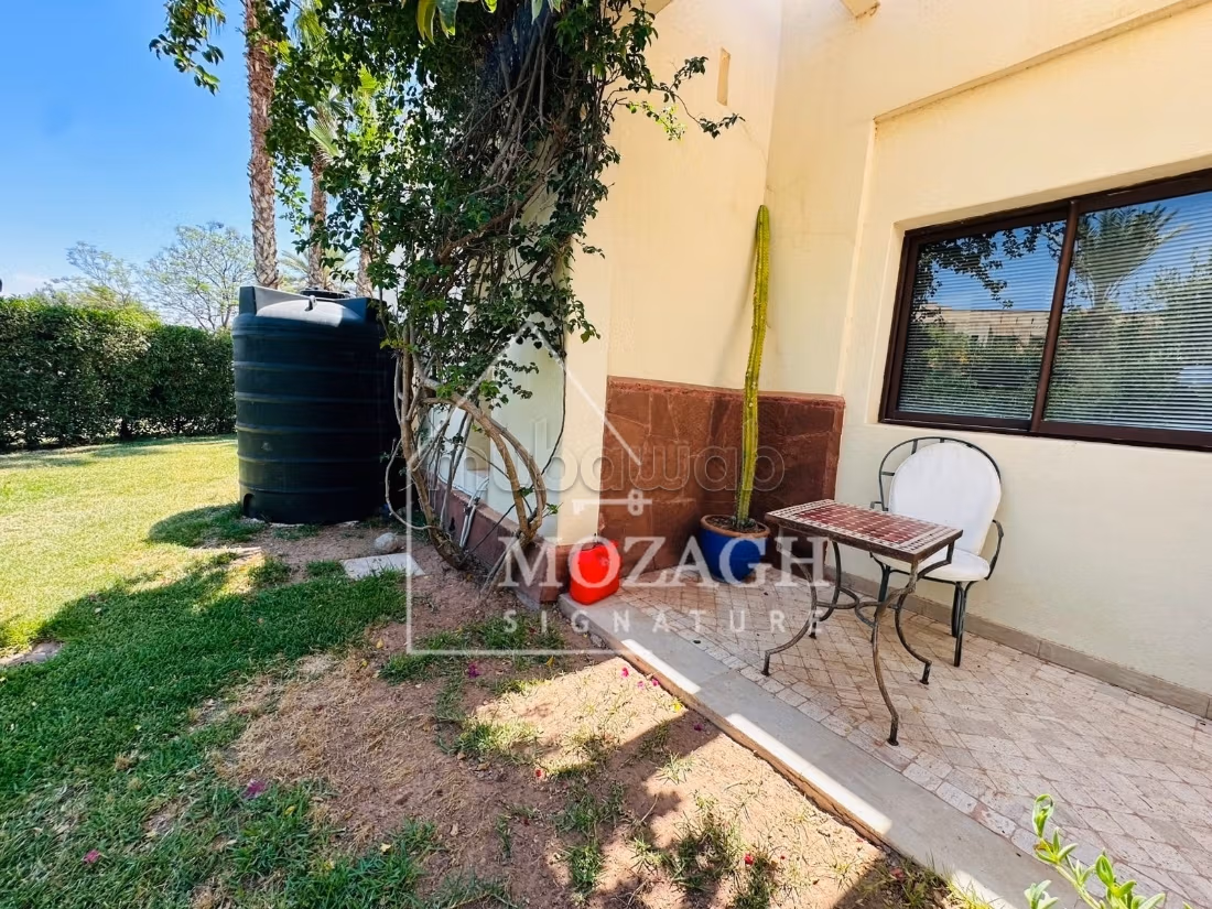 Superb single-storey villa VNA 900m² with private pool