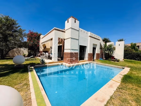Superbe villa plain pied VNA 900m² avec piscine privée
