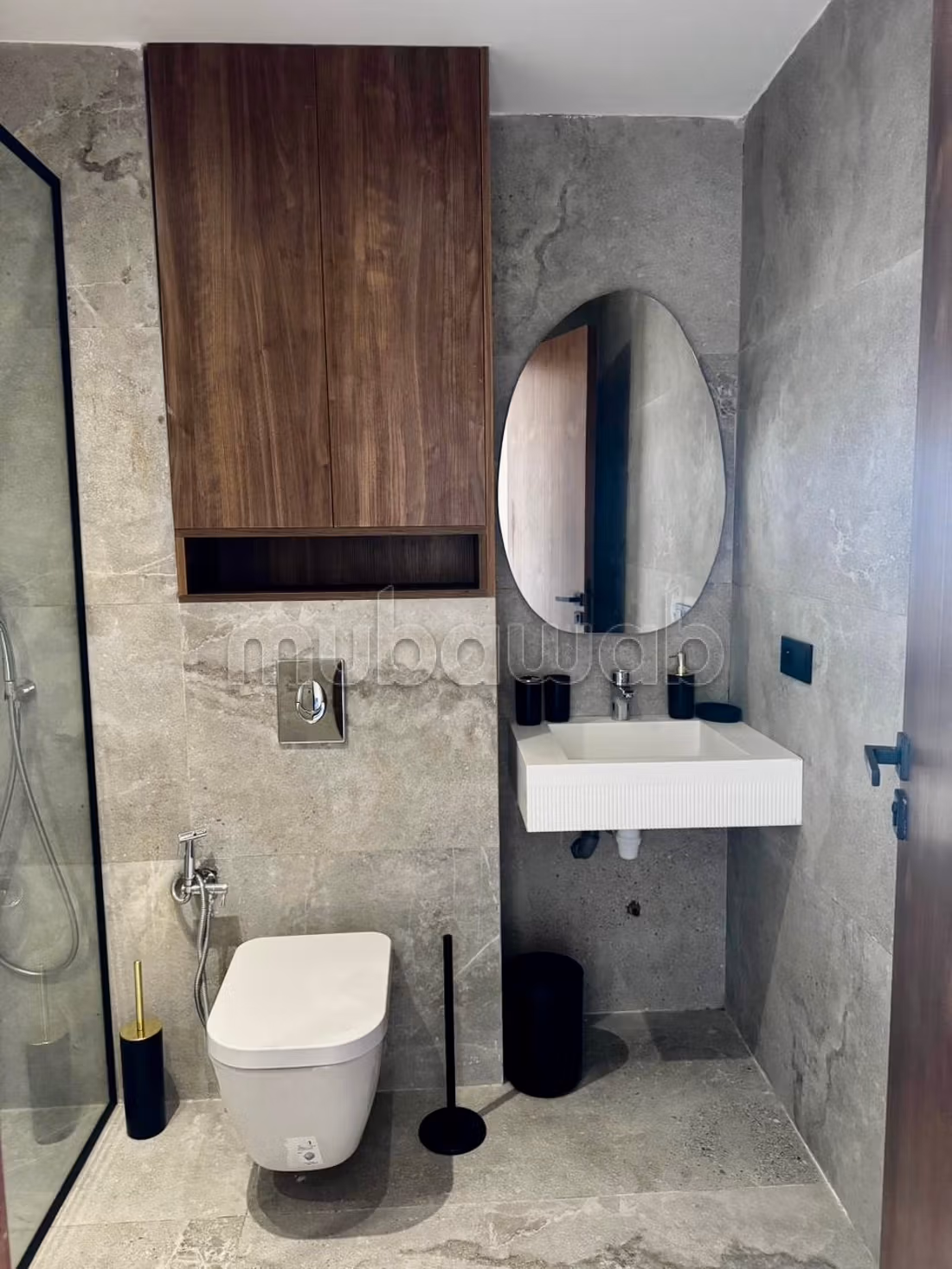 Elegant Modern Studio met Ziekenhuisterras