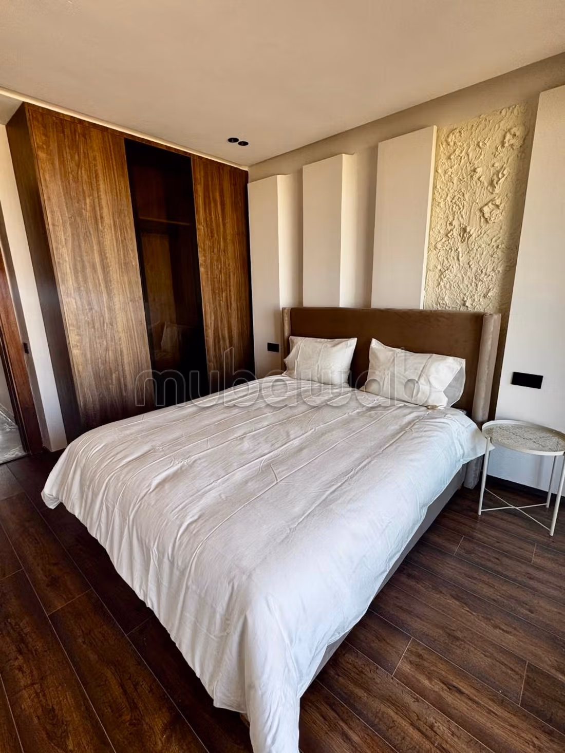 Elegant Modern Studio met Ziekenhuisterras