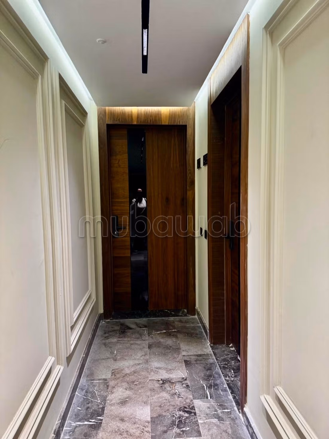 Elegant Modern Studio met Ziekenhuisterras