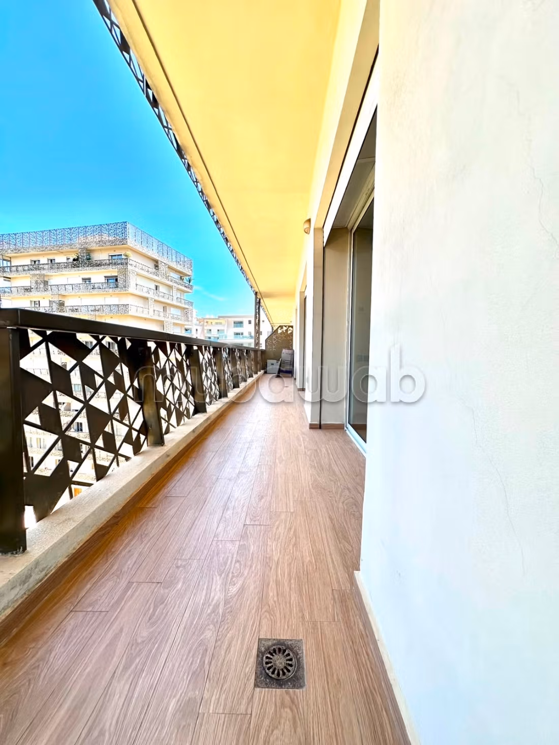 Superbe appartement à louer CFC