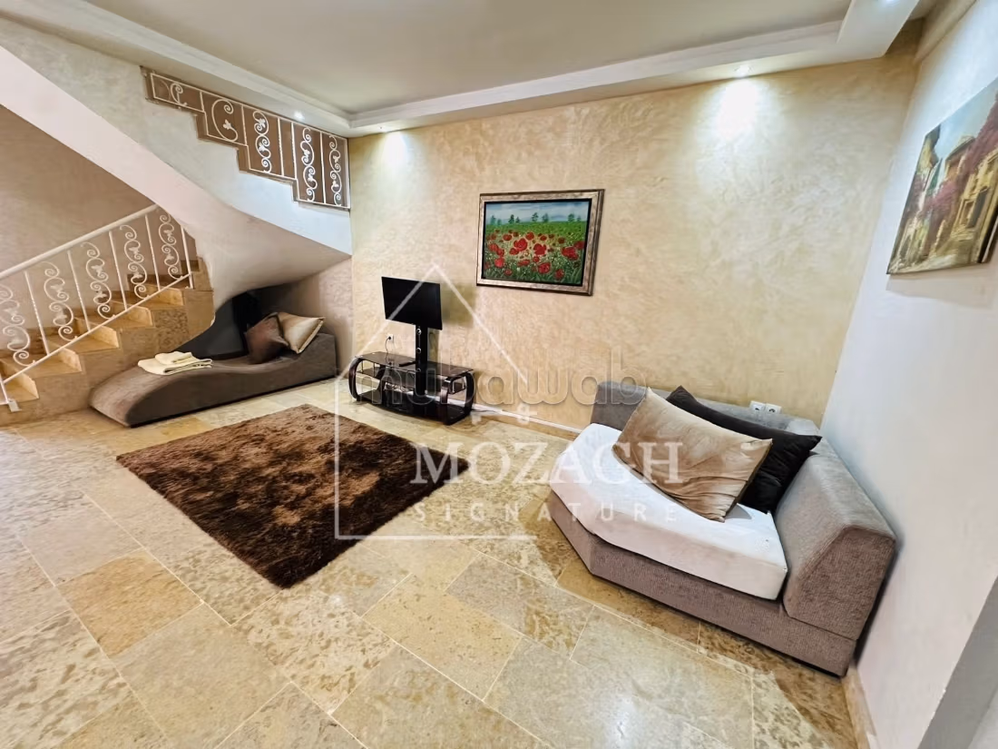 Magnificent villa with pool in a secure residence