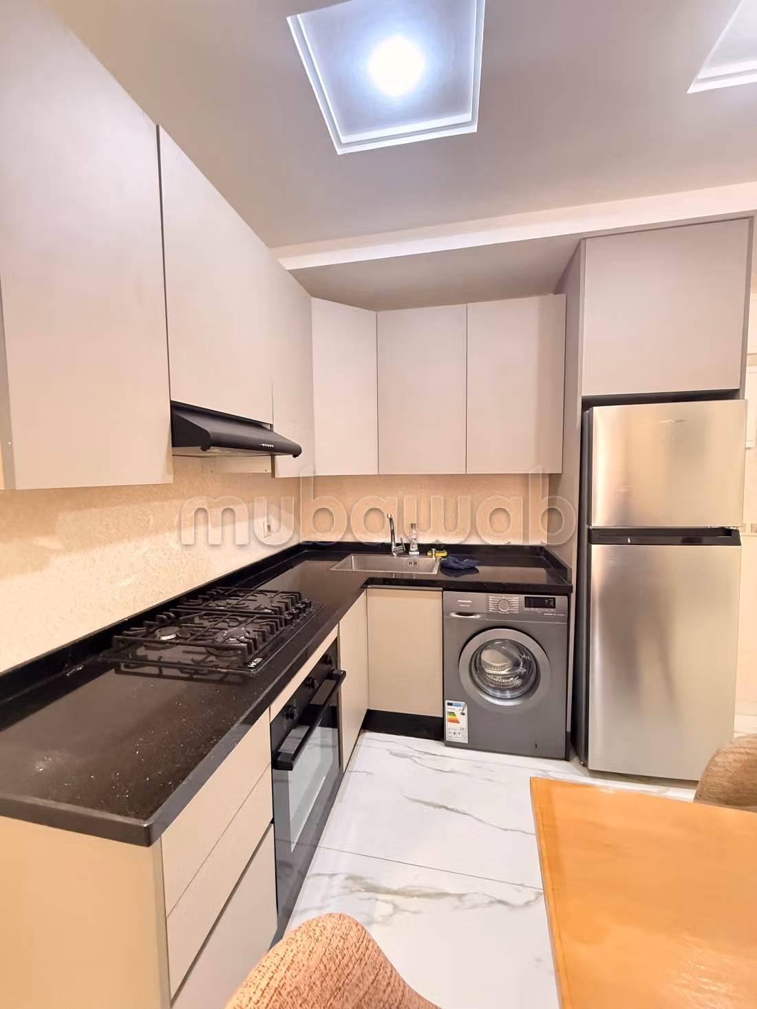 Appartement en location à Guéliz. 
Surface totale 80 m². 
Meublé