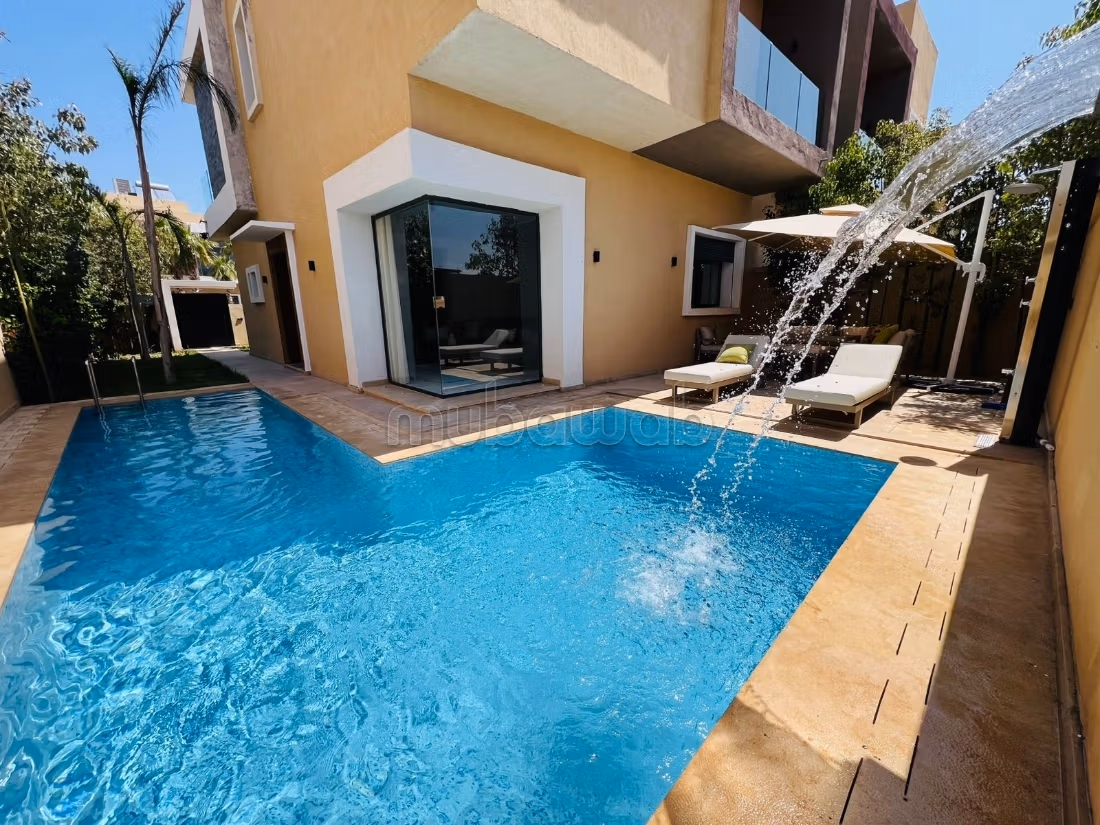 300 m luxe villa te koop in Chrifia. 3 comfortabele slaapkamers. Goed ingericht