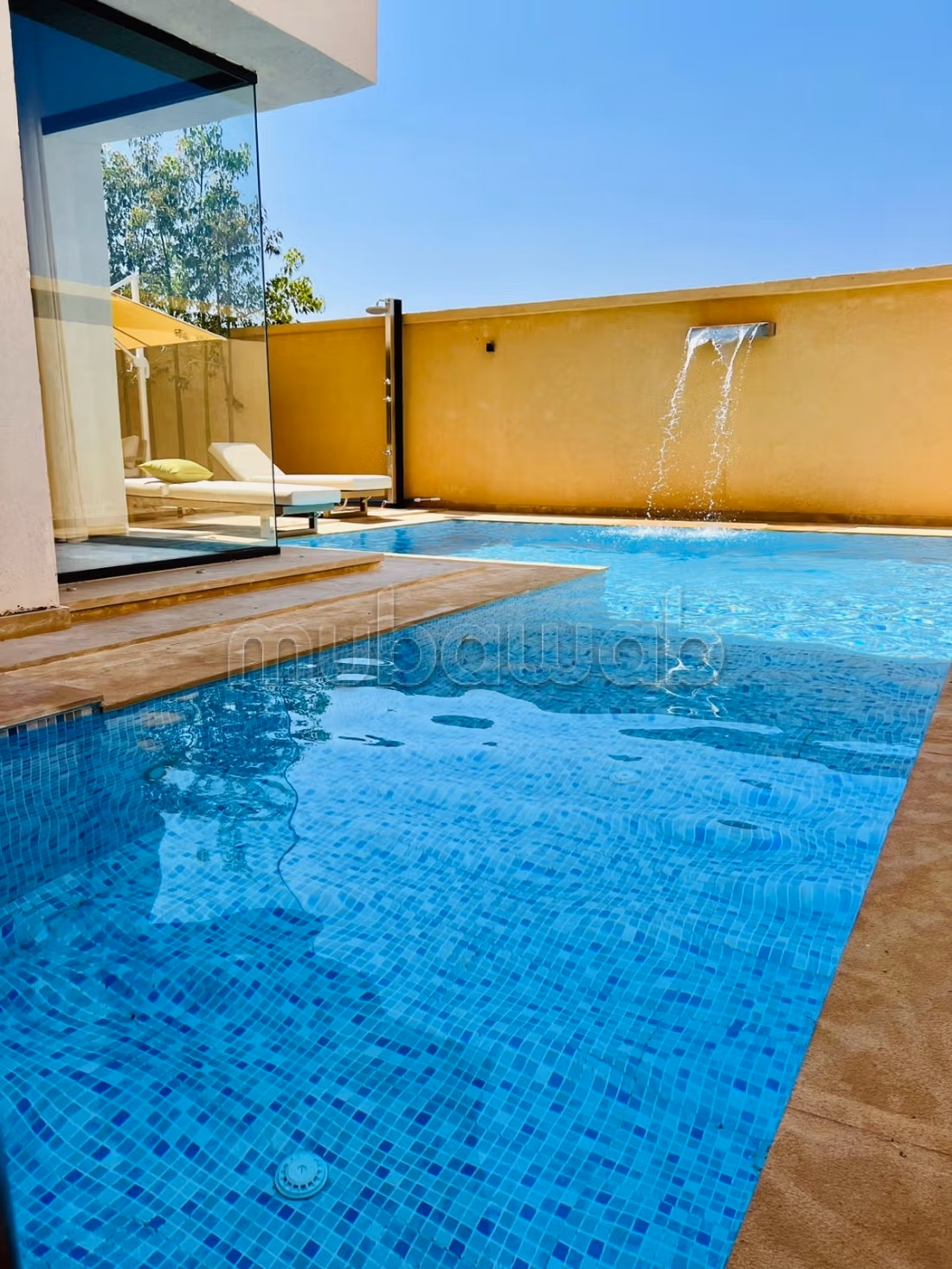 300 m luxe villa te koop in Chrifia. 3 comfortabele slaapkamers. Goed ingericht