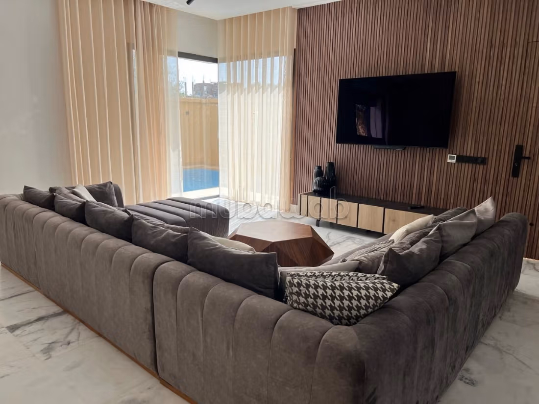 300 m luxe villa te koop in Chrifia. 3 comfortabele slaapkamers. Goed ingericht