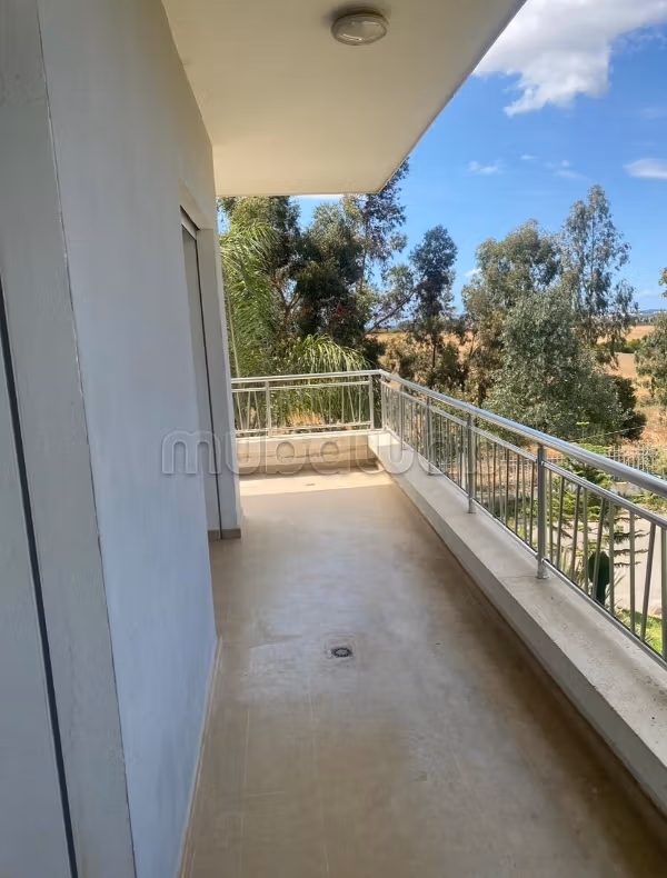 Luxury villa in El Menzeh with pool
