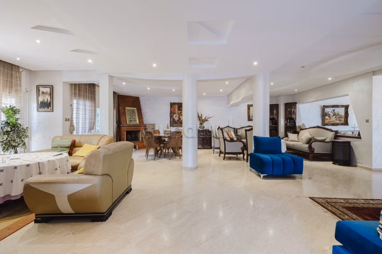 Villa 451 m2 to refresh Ain Diab in tranquility