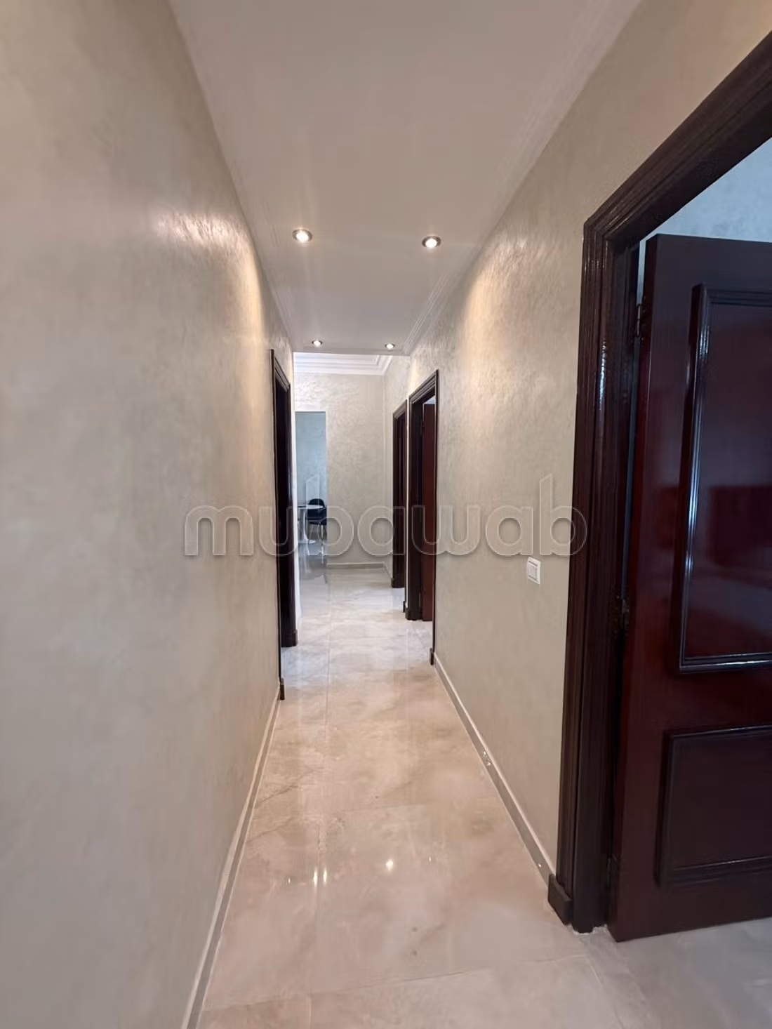 Bel appartement en location à Belvédère.
Surface totale 110 m².
Bien meublé — 6
