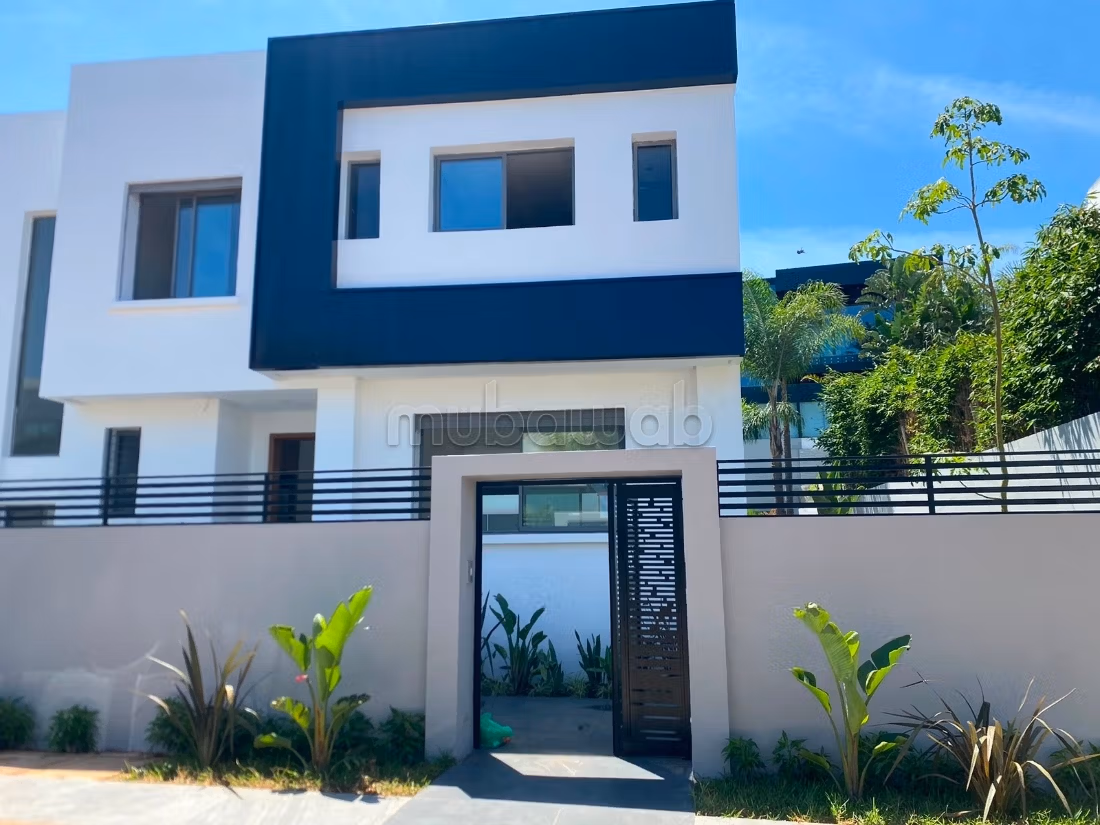 Hermosa villa nueva en venta en Ain Diab