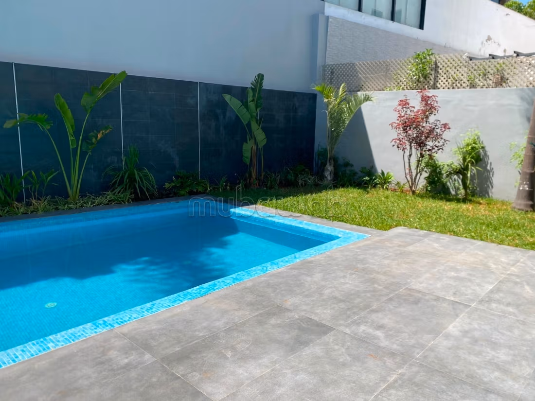 Hermosa villa nueva en venta en Ain Diab