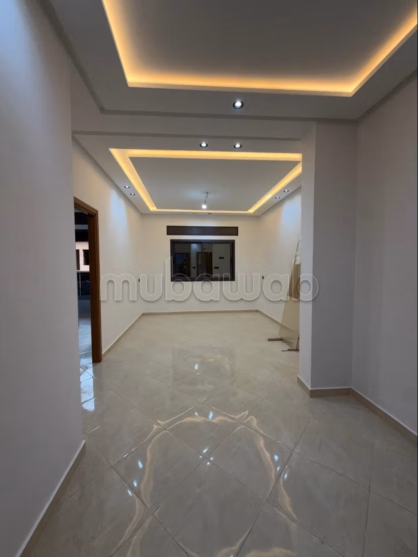 Bel appartement à louer dans le quartier "Ahla". Surface 80 m². Ascenseur — 4