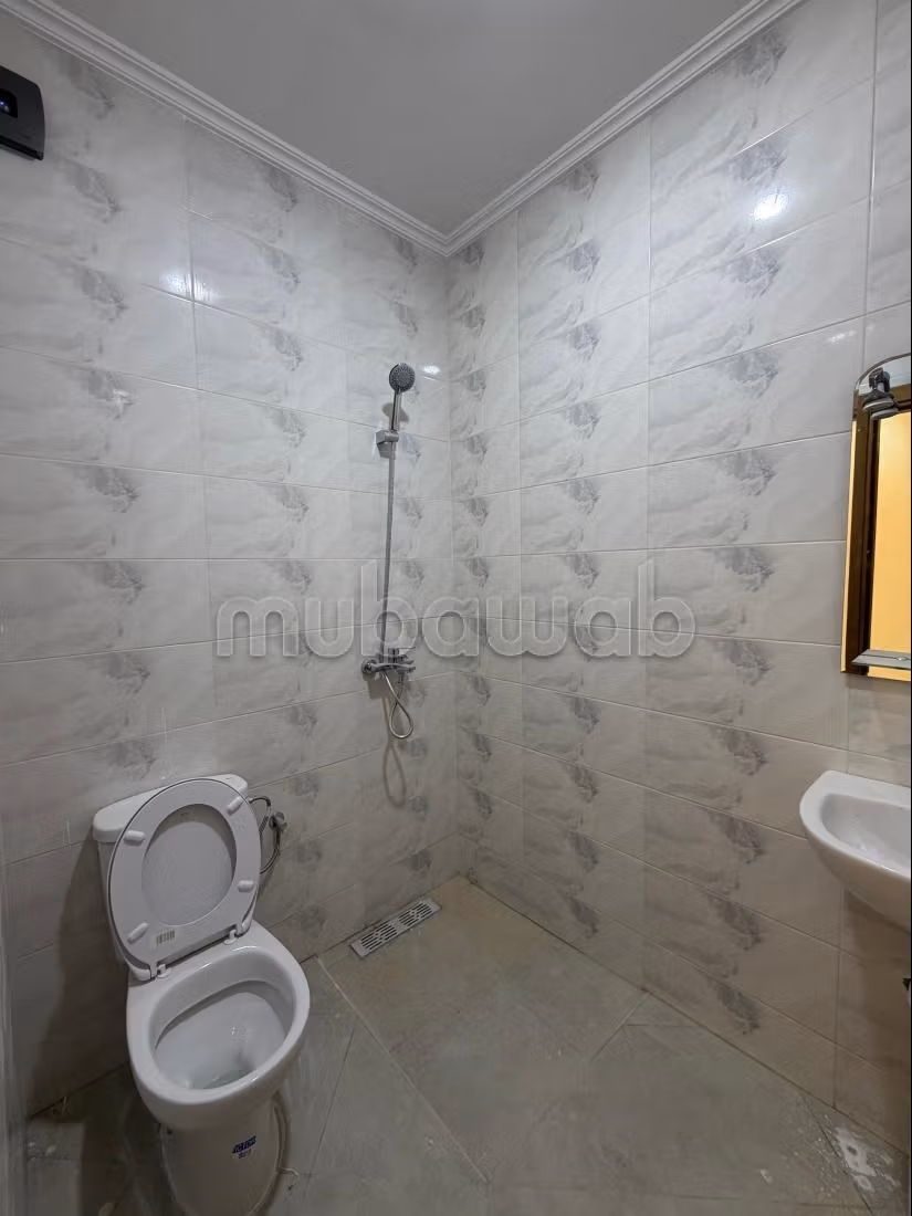 Bel appartement à louer dans le quartier "Ahla". Surface 80 m². Ascenseur — 5