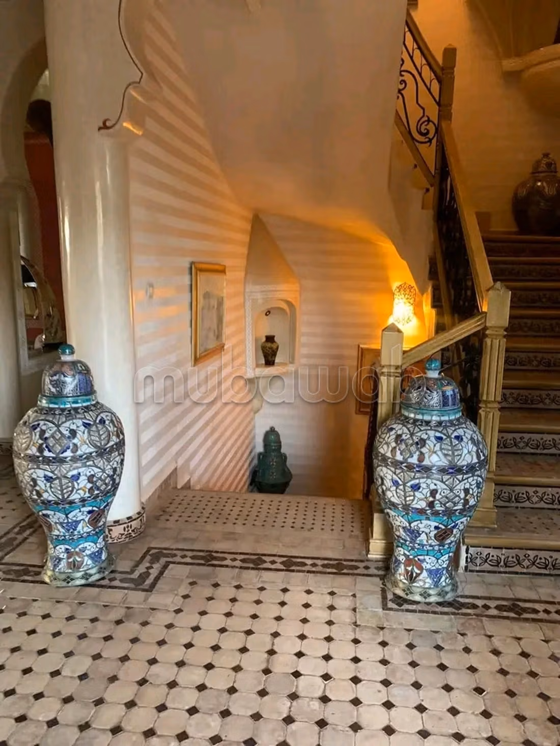 Luxurious house for sale in Ilig. 6 comfortable rooms. Mountain view, central heating