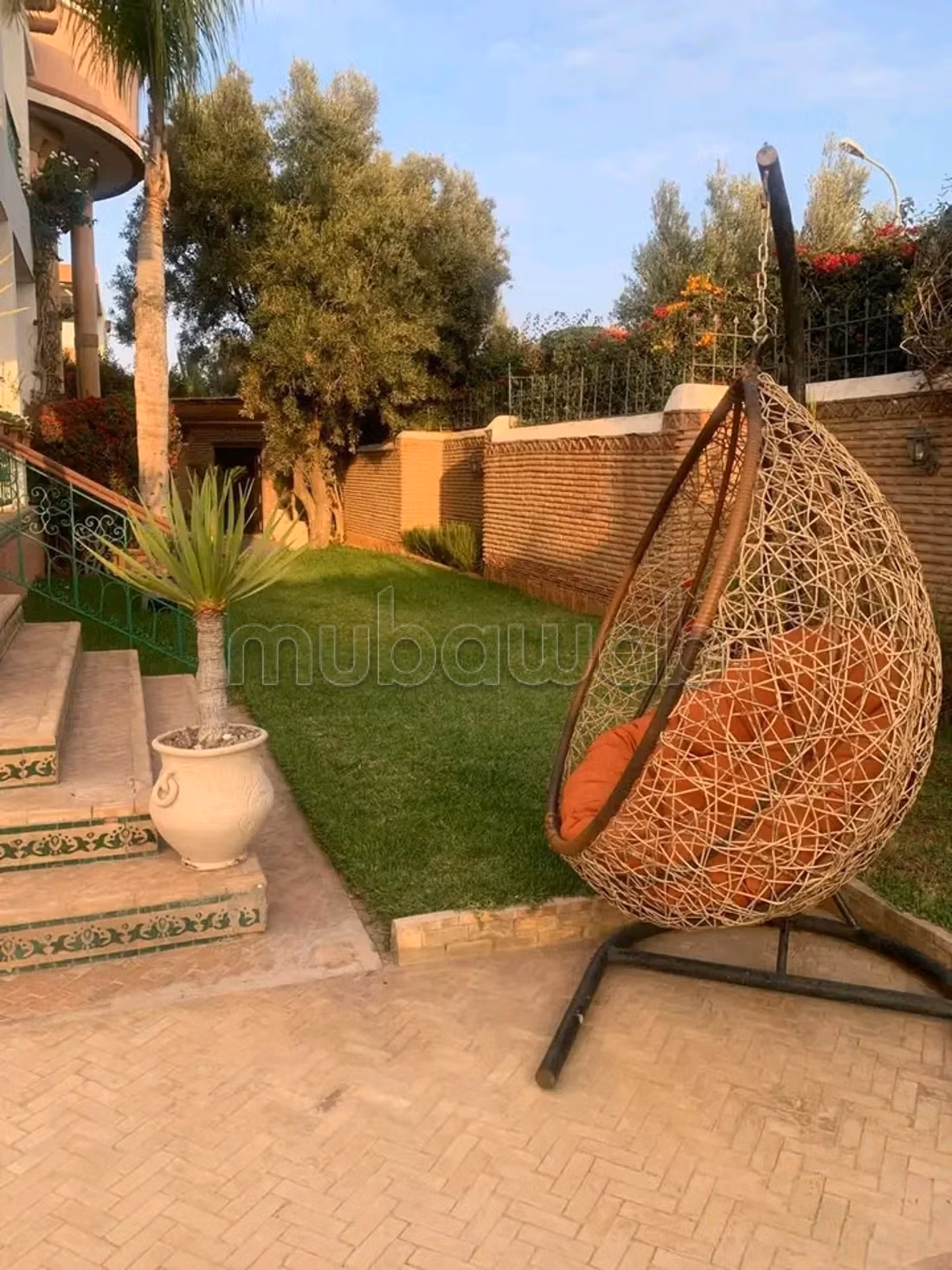 Luxurious house for sale in Ilig. 6 comfortable rooms. Mountain view, central heating