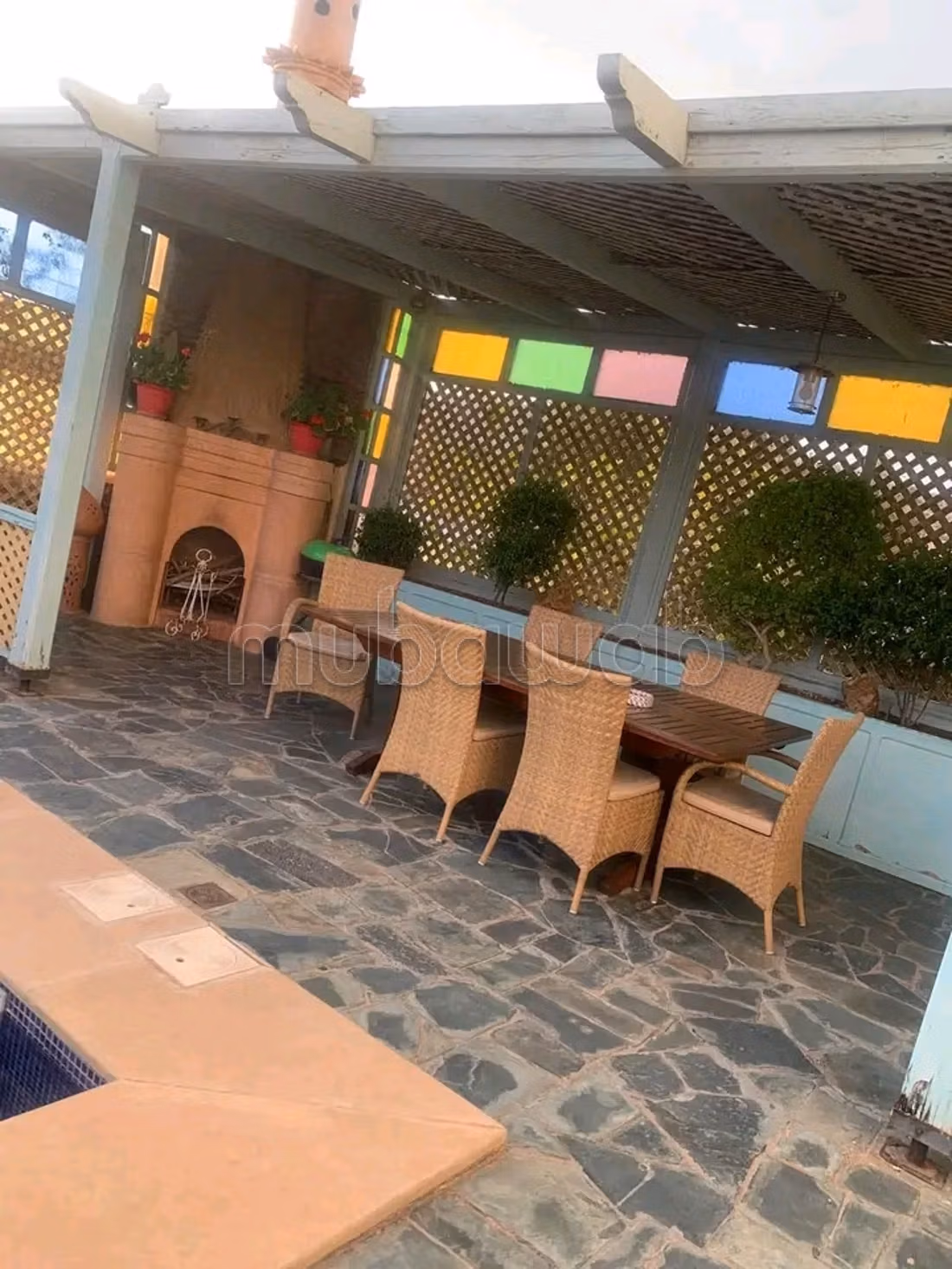 Luxurious house for sale in Ilig. 6 comfortable rooms. Mountain view, central heating