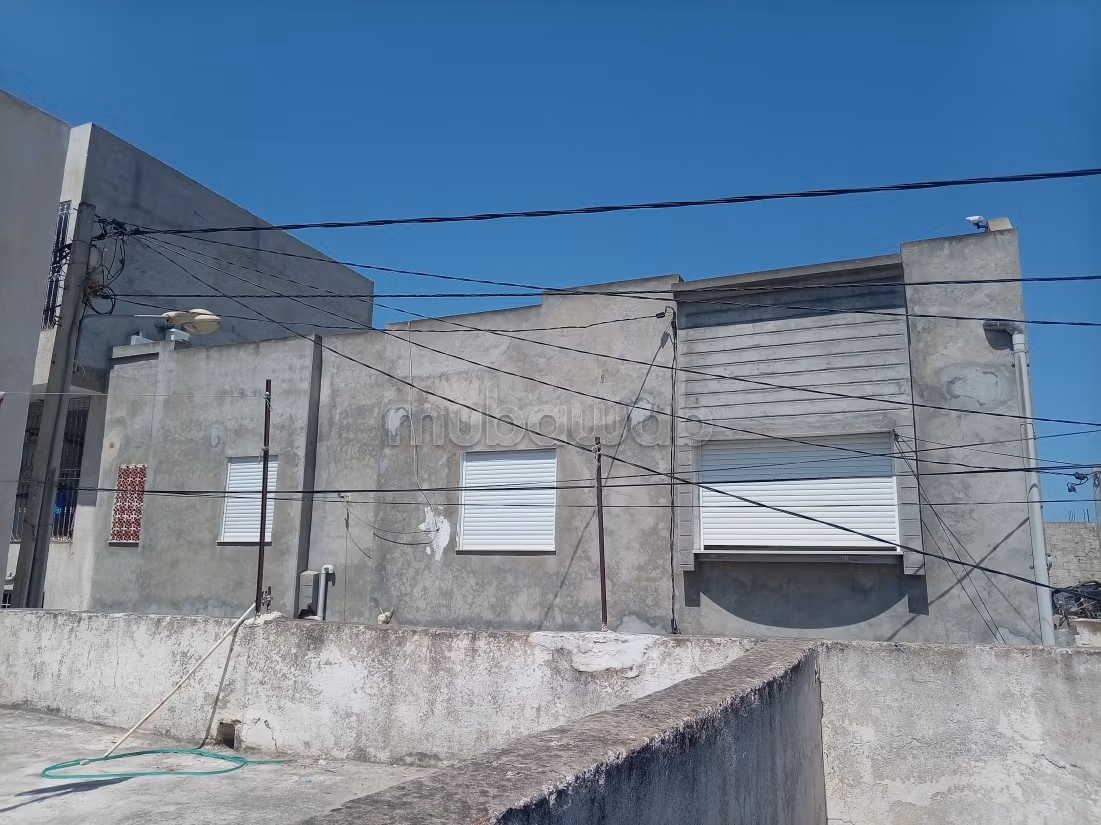 Maison à vendre à Bhar Lazreg.
Surface totale 146 m²