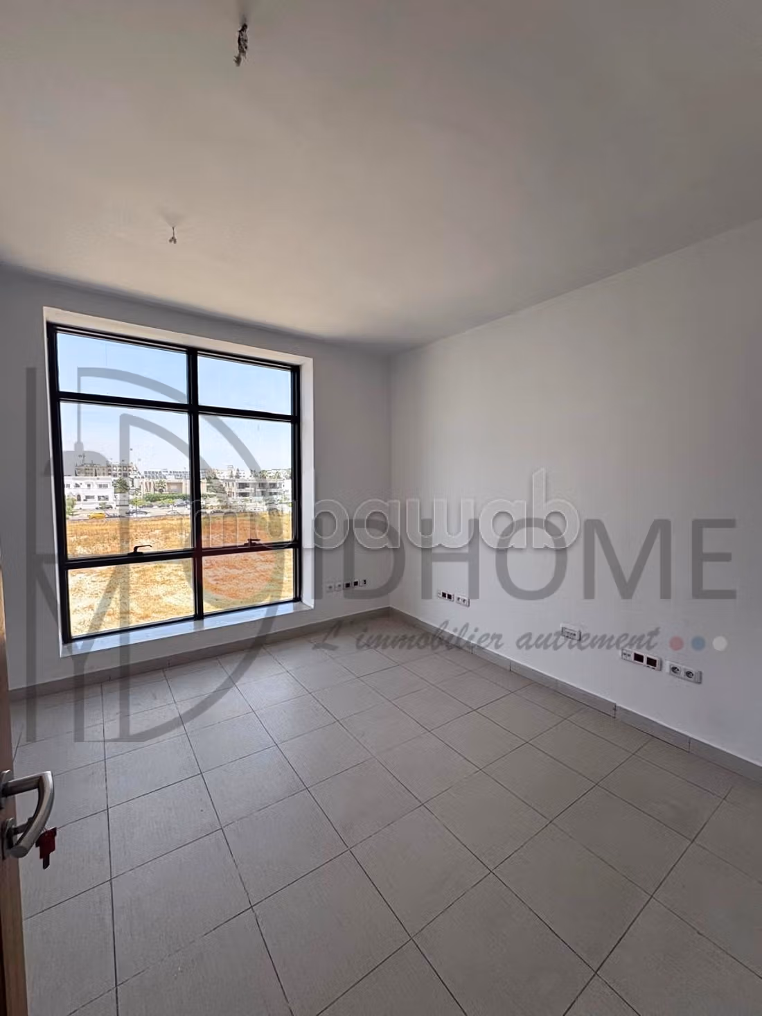 Location bureau spacieux de 350m² aux Lac 1