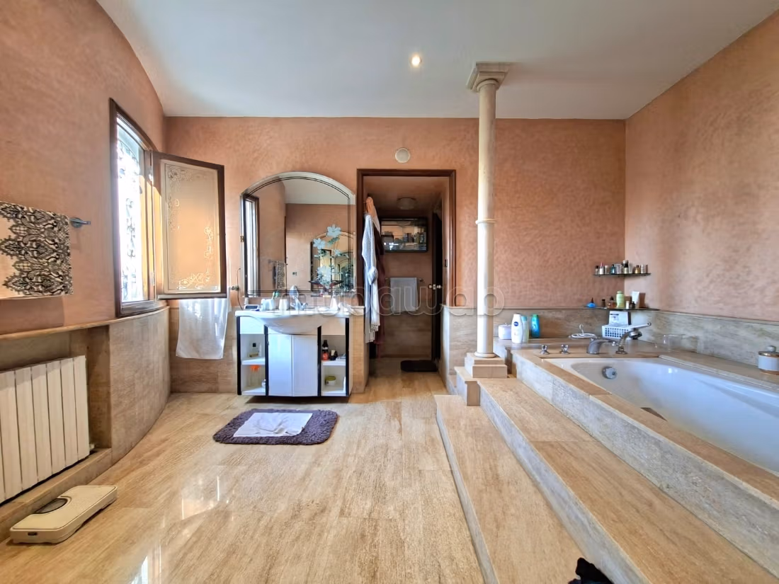 Exceptional villa with 5 bedrooms in California
