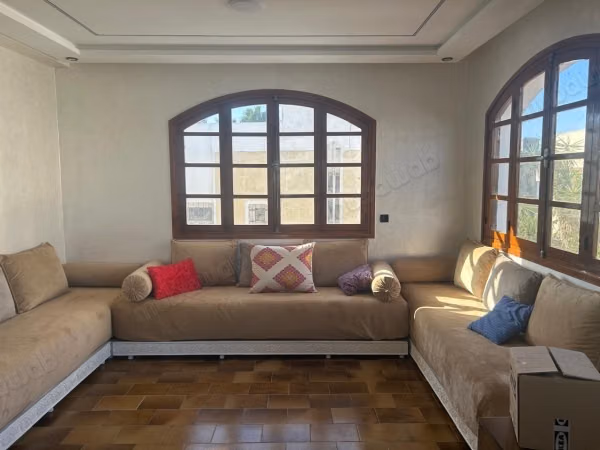 Étage de villa rénové à louer – harhoura