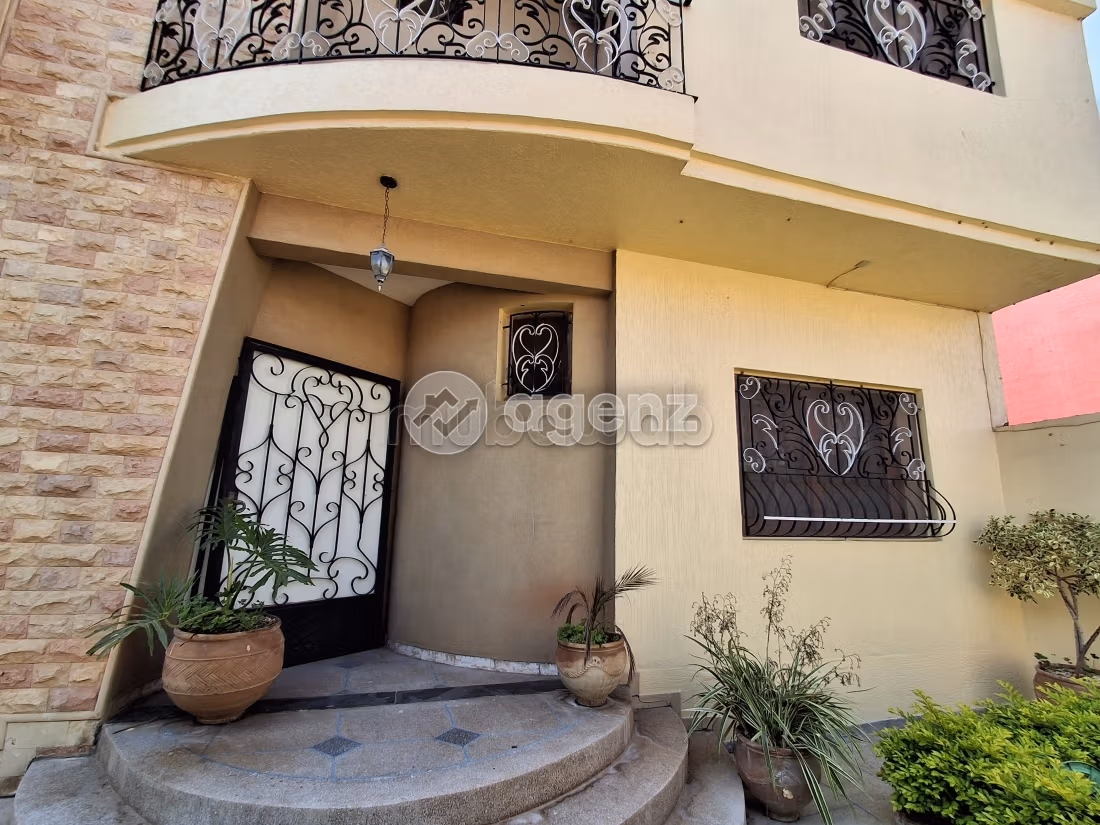 Villa à vendre 307 m², 4 chambres Autre Skhirate Témara