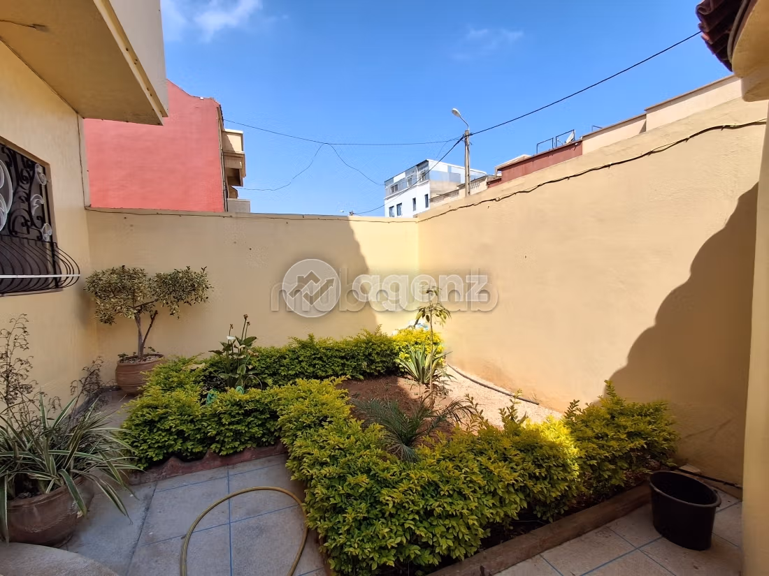 Villa à vendre 307 m², 4 chambres Autre Skhirate Témara