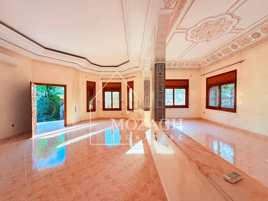 Bella villa con piscina privata a Targa