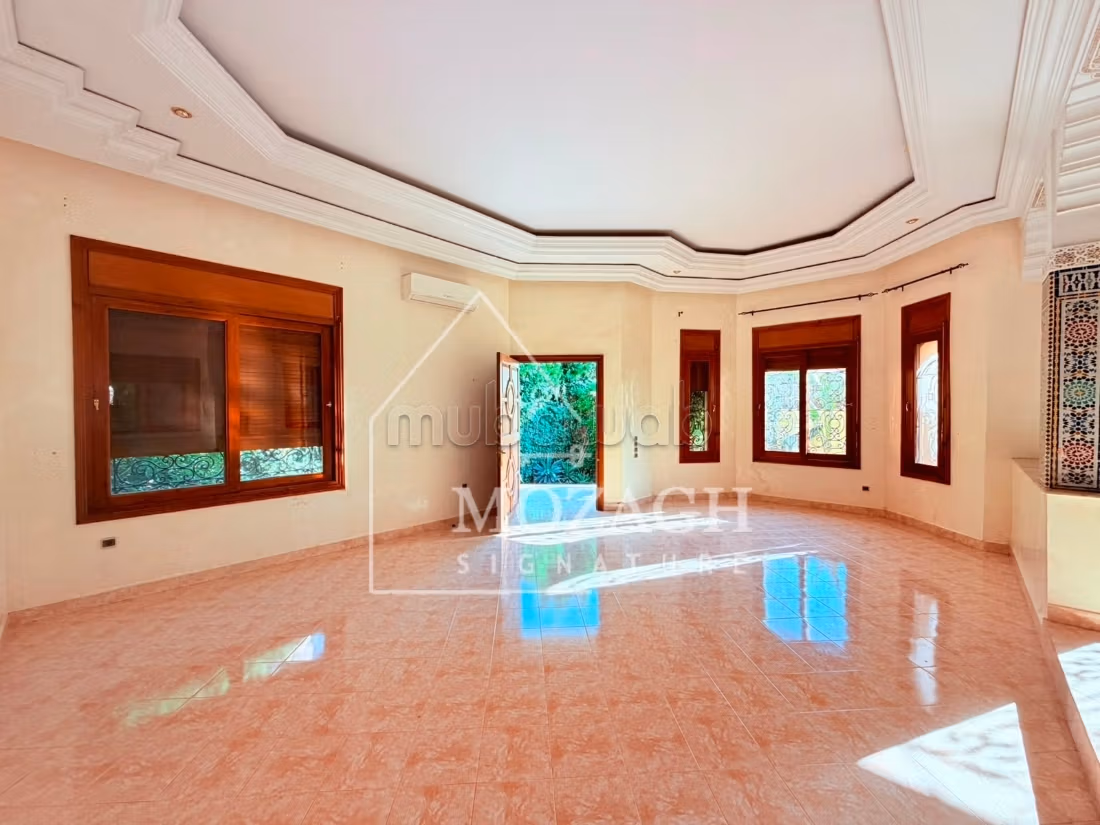 Bella villa con piscina privata a Targa