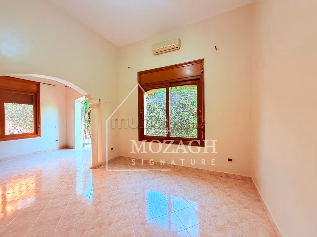 Bella villa con piscina privata a Targa