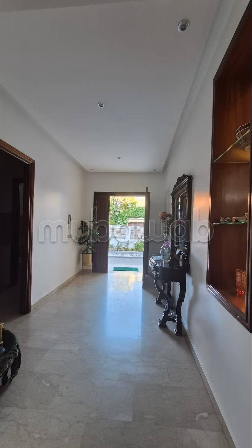 A louer villa meublée 250m2
Laimoun — 3