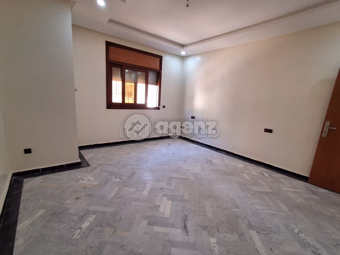 Appartement à vendre 97 m², 2 chambres Hssaine Salé