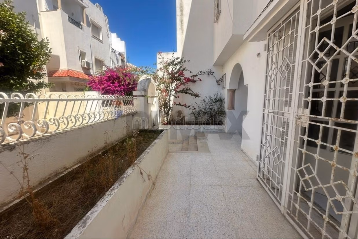 Duplex S3 a Ain Zaghouan Nord, tranquillo e sicuro