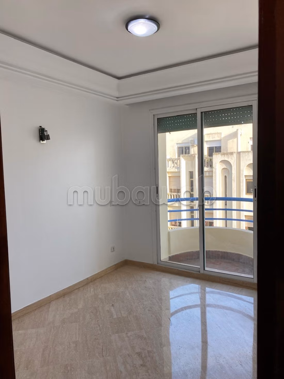 Appartement à louer à Gauthier. 4 grandes chambres. Parking et terrasse — 4