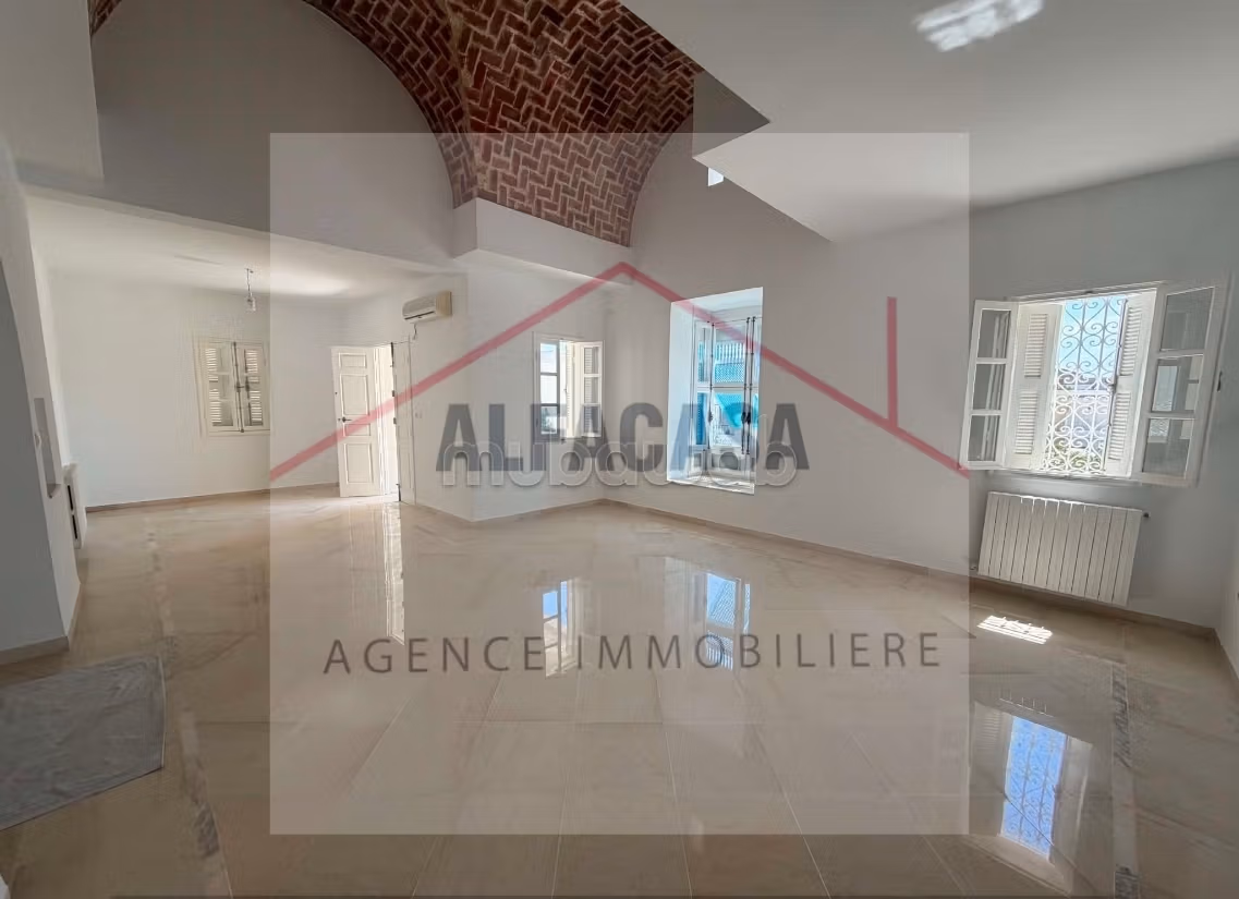 A louer un etage de villa s3 a ain zaghwen