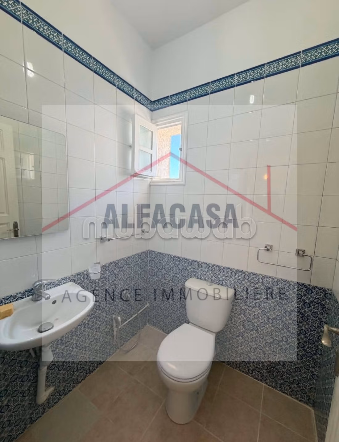 A louer un etage de villa s3 a ain zaghwen