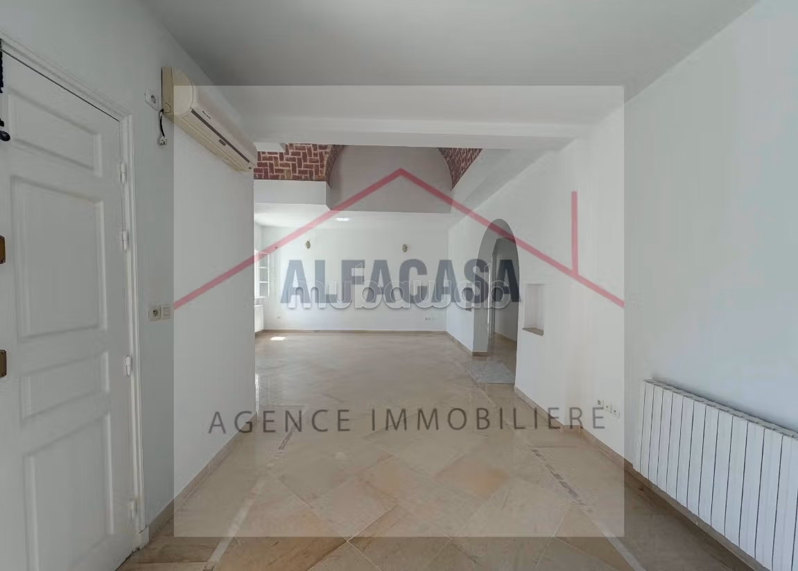A louer un etage de villa s3 a ain zaghwen