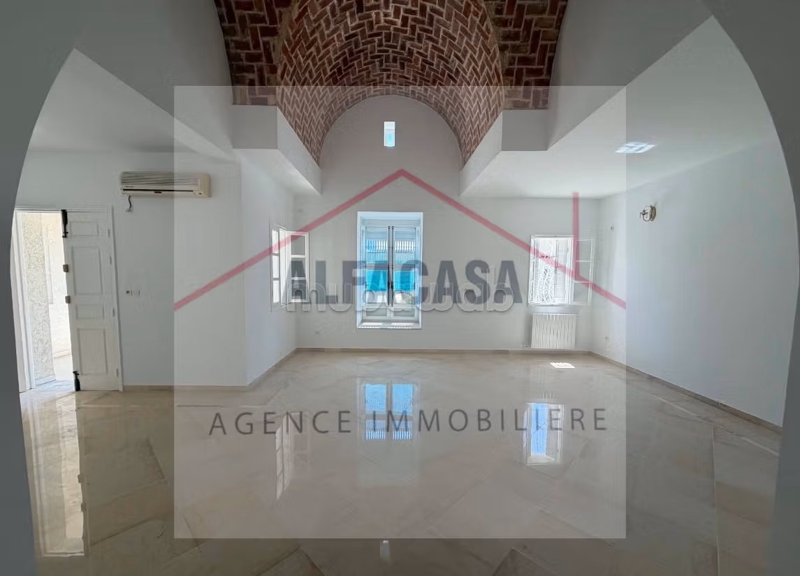 A louer un etage de villa s3 a ain zaghwen