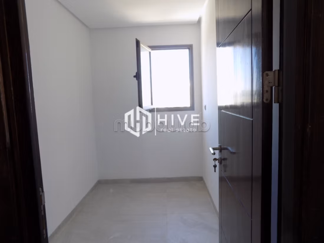 For rent – High-standard offices at Lake 1 –