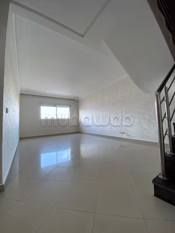 Duplex à louer avec terrasse près de bd d anfa