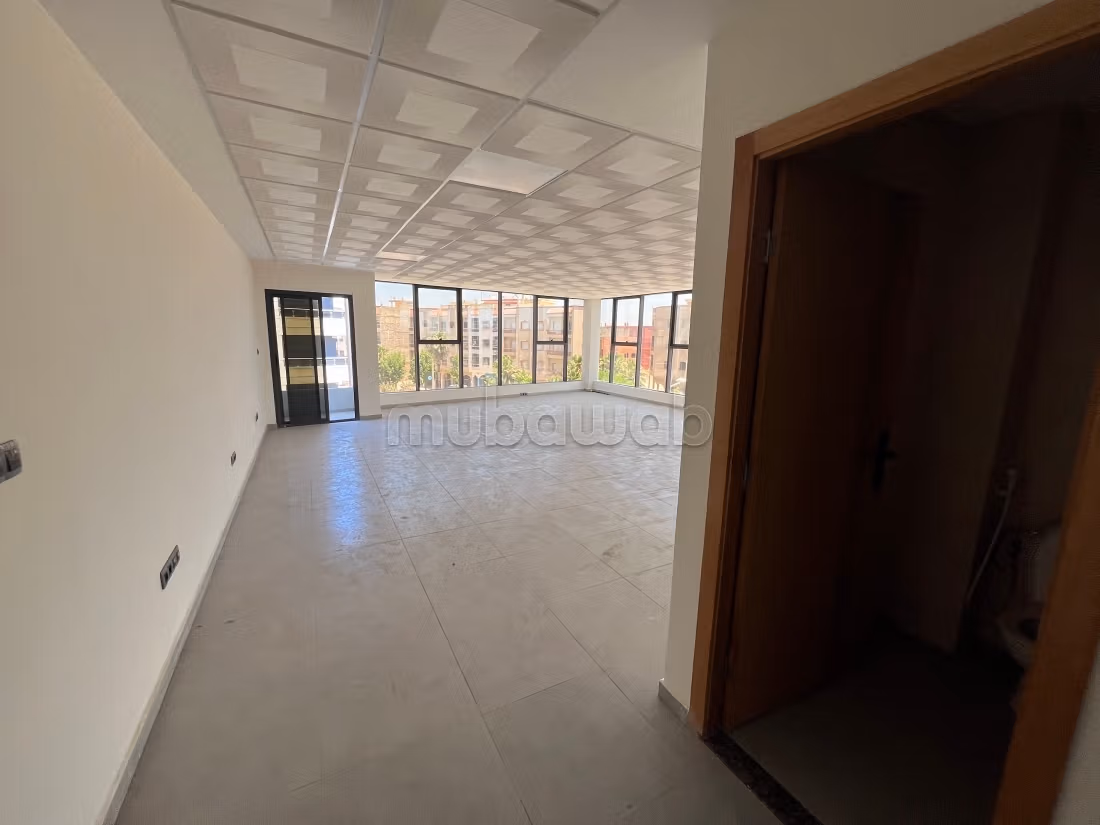 6 plateaux bureaux titrés a deroua 
Mekhlouf