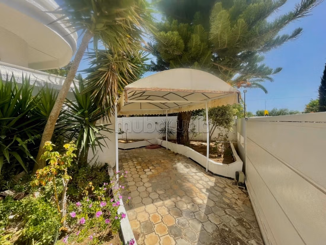 Villa S4 con giardino, Gammarth superiore