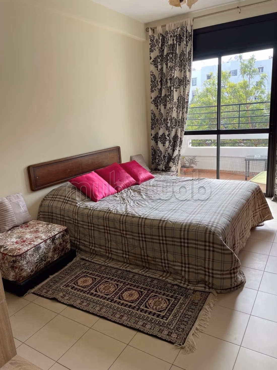 Bel appartement en location à mahaj riad. 3 chambres. Bien meublé — 2