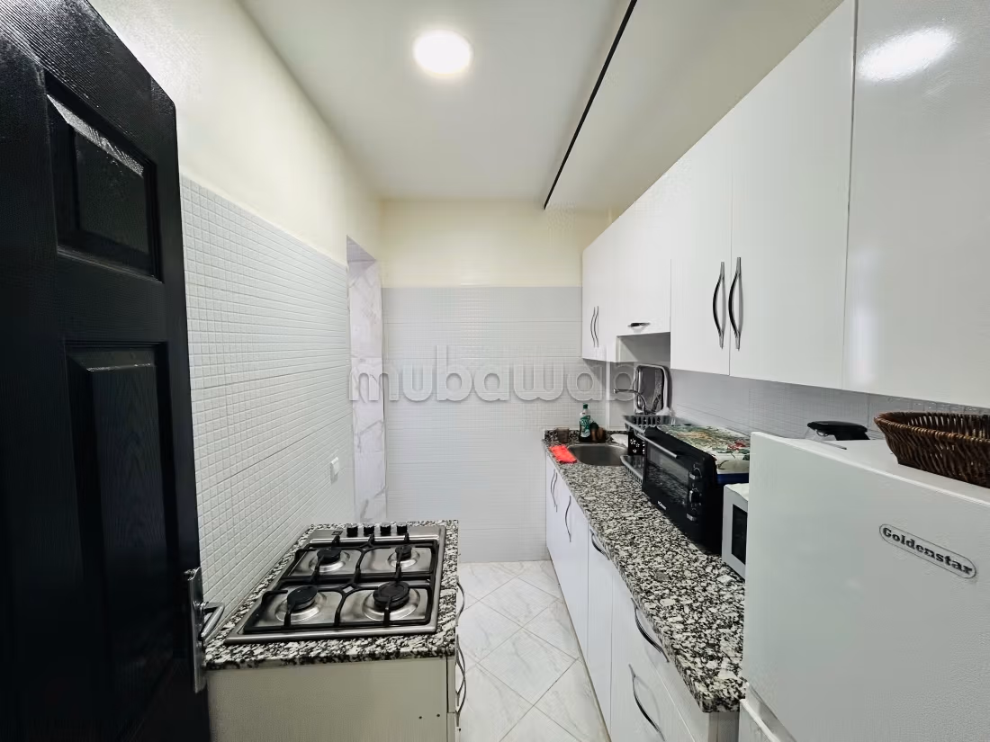 Appartement te huur. 2 grote kamers. Goed ingericht